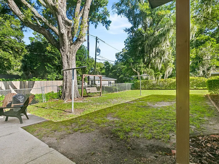 1518 NW 39th St — Photo 25