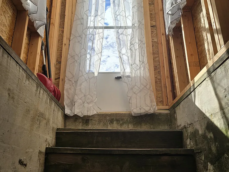 171 College St #7 — Photo 4