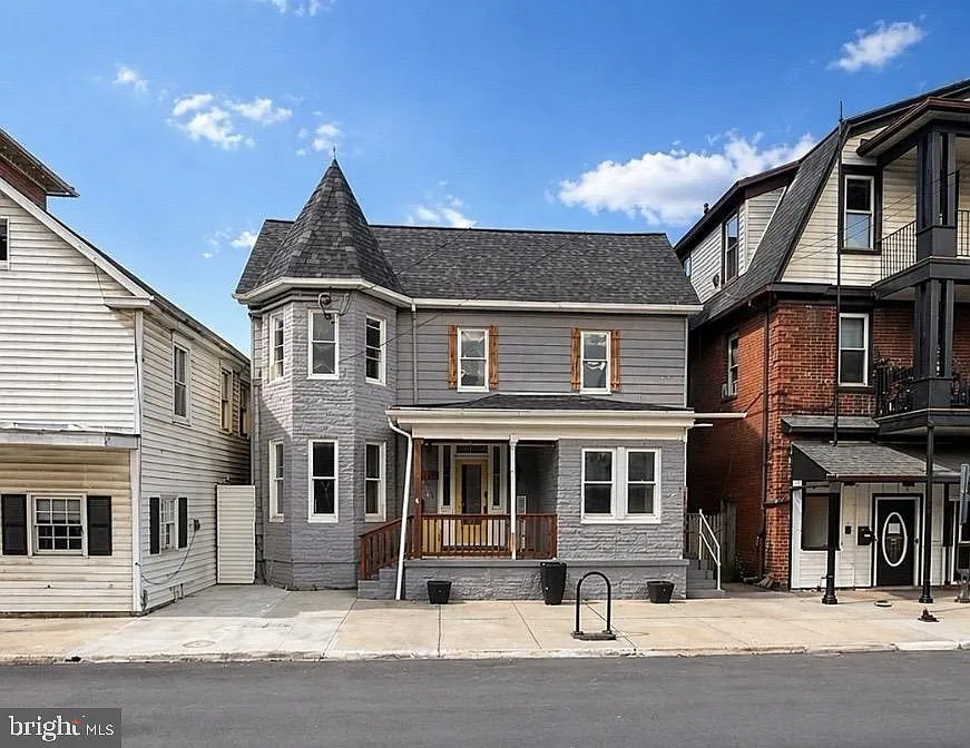8 S Maple Ave