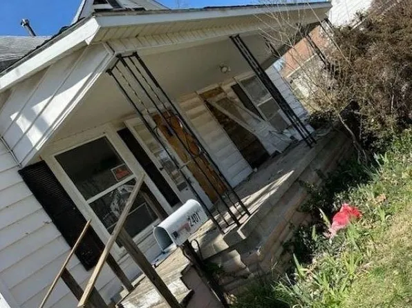 2401 1st St, Eldorado, IL 62930