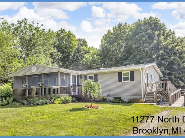11277 North Dr, Brooklyn, MI 49230