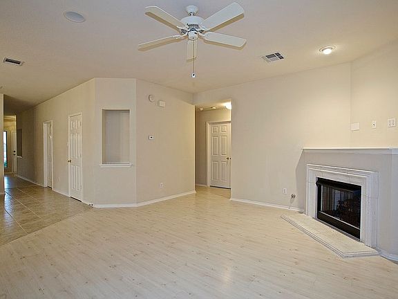 4th image of 3701 Top Rock Ln