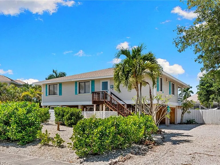 324 Waterleaf Ct — Photo 1