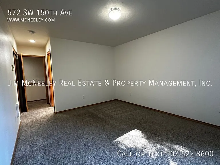 572 SW 150th Ave — Photo 24
