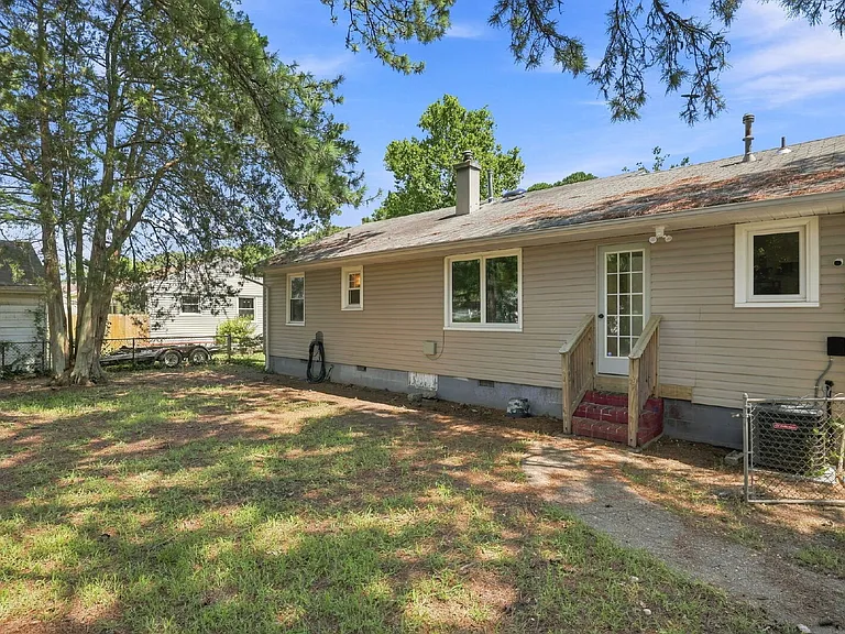 24 Warren Dr — Photo 29