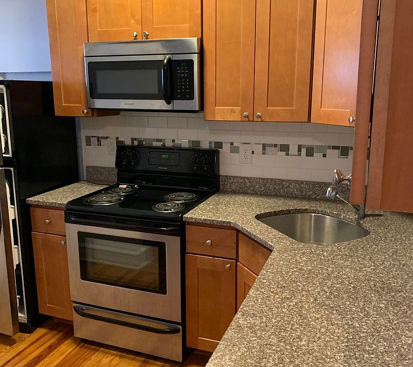 1st image of 1106 W Franklin St #105