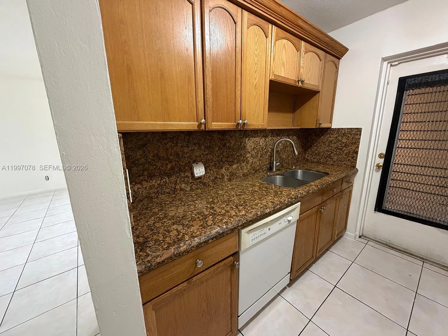 Golfview Arms Inc Condo — Photo 3