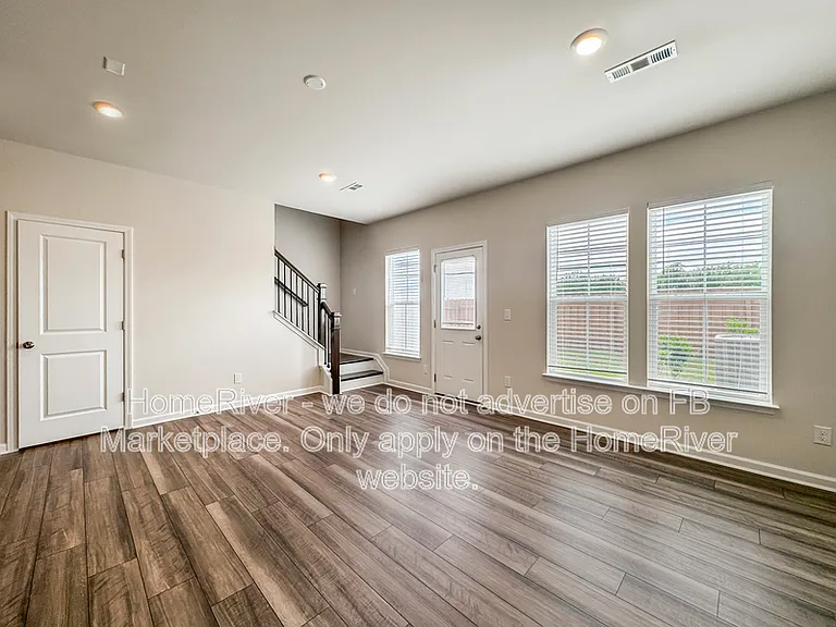 3715 Feltham Ln — Photo 4