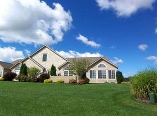 2880D Canterbury Cir, Port Clinton, OH 43452