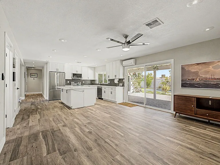 5017 E Acoma Dr — Photo 15