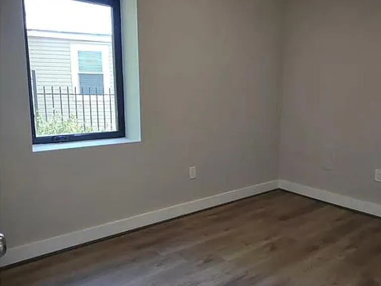 Unit Photo