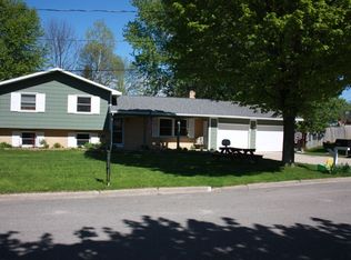 523 Ridgeview Dr, Big Rapids, MI 49307