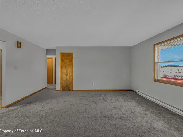 811 Moosic Rd, Old Forge, PA 18518