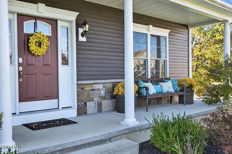 5th image of 17 Meadowbrook Court