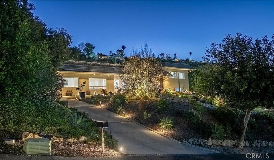 1st image of 28829 Crestridge Rd