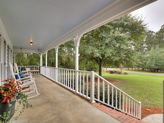 5th image of 207 Pembroke Dr