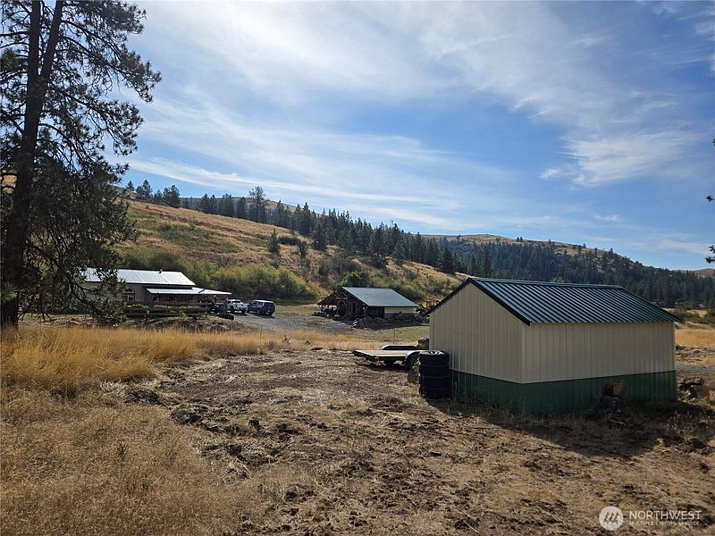 2nd image of 4297 Bissell Road