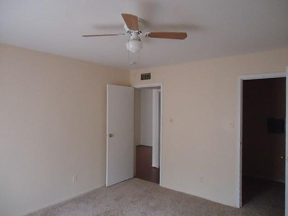 3rd image of 12500 Sandpiper Dr APT 71