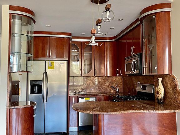 5th image of 3111 Ocean Pkwy APT 3B