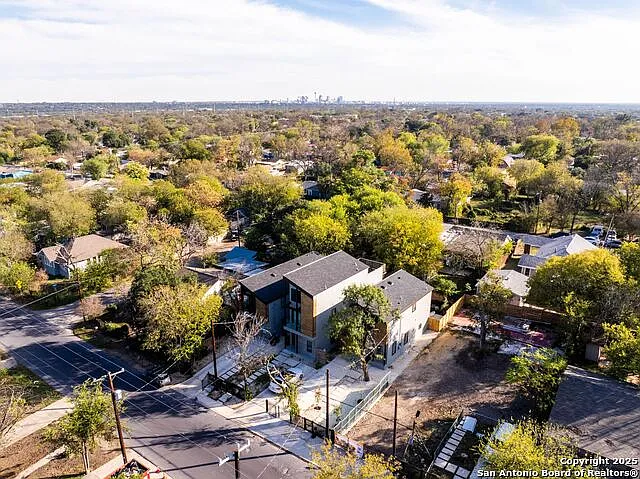 1210 Gardina — Photo 18