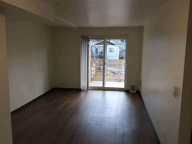 6040 Cali - Spacious 1 & 2 Units | Washer/Dryer | Private Balcony | Lots on Natural Light — Photo 41