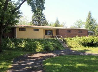 1390 Glen Echo Dr, Huntingdon Valley, PA 19006