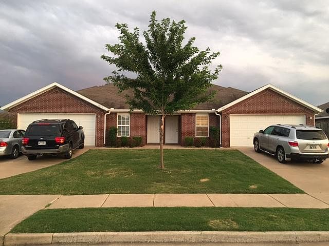 1st image of 4105 SW Broadstone Ave #2