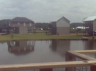 210 Ellen Ln, Decaturville, TN 38329