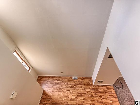 3rd image of 214 N 15th St