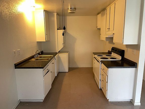 5th image of 2533 E Price Dr