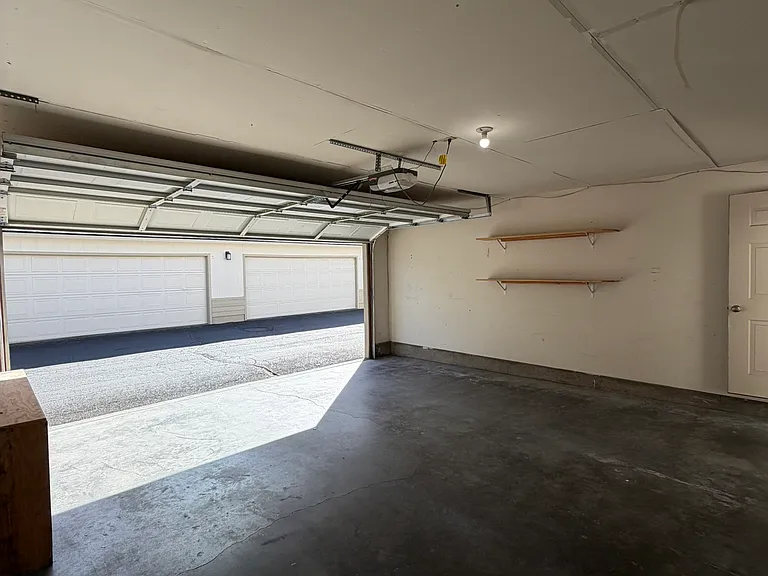 1050 NE Butler Market Rd #20 — Photo 33
