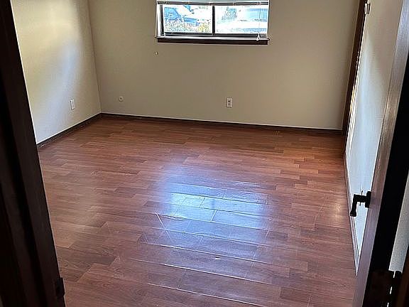 4th image of 1100 N Holly Dr