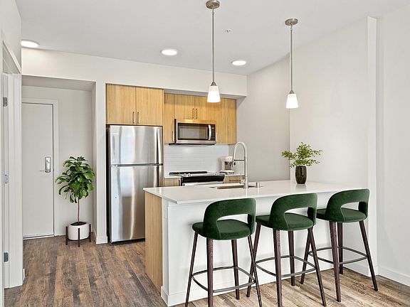 4th image of 1328 130th Ave NE #510