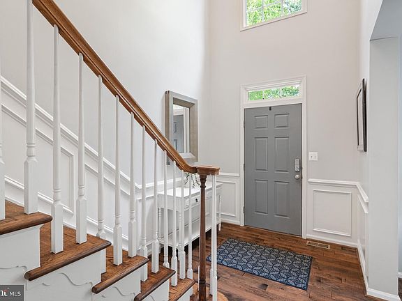 3rd image of 42702 Middle Ridge Pl