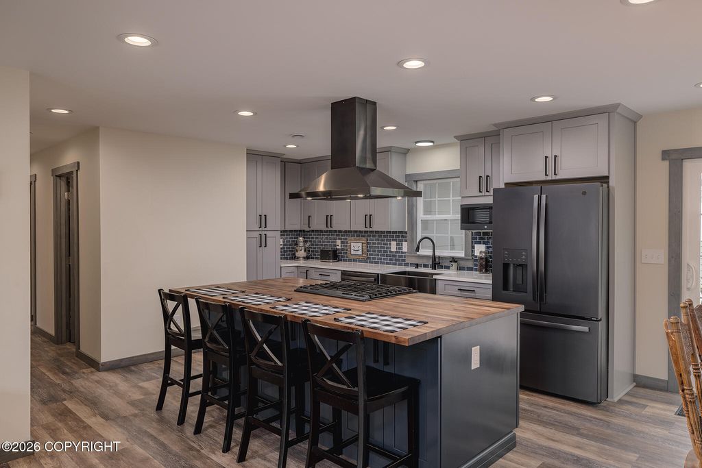 810 Dogwood St, Anchorage, AK - View 3