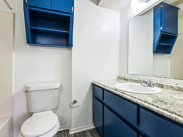 Bathroom in bedroom 1