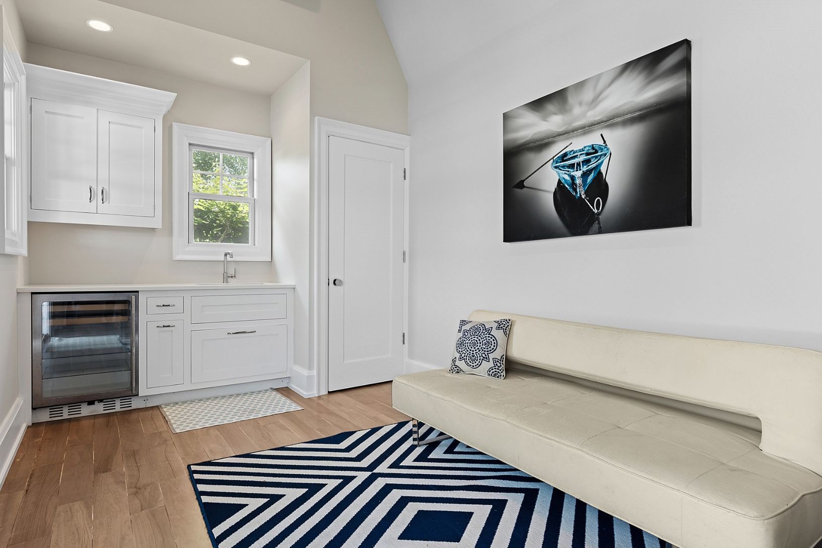 Pool house with kitchenette & A/C