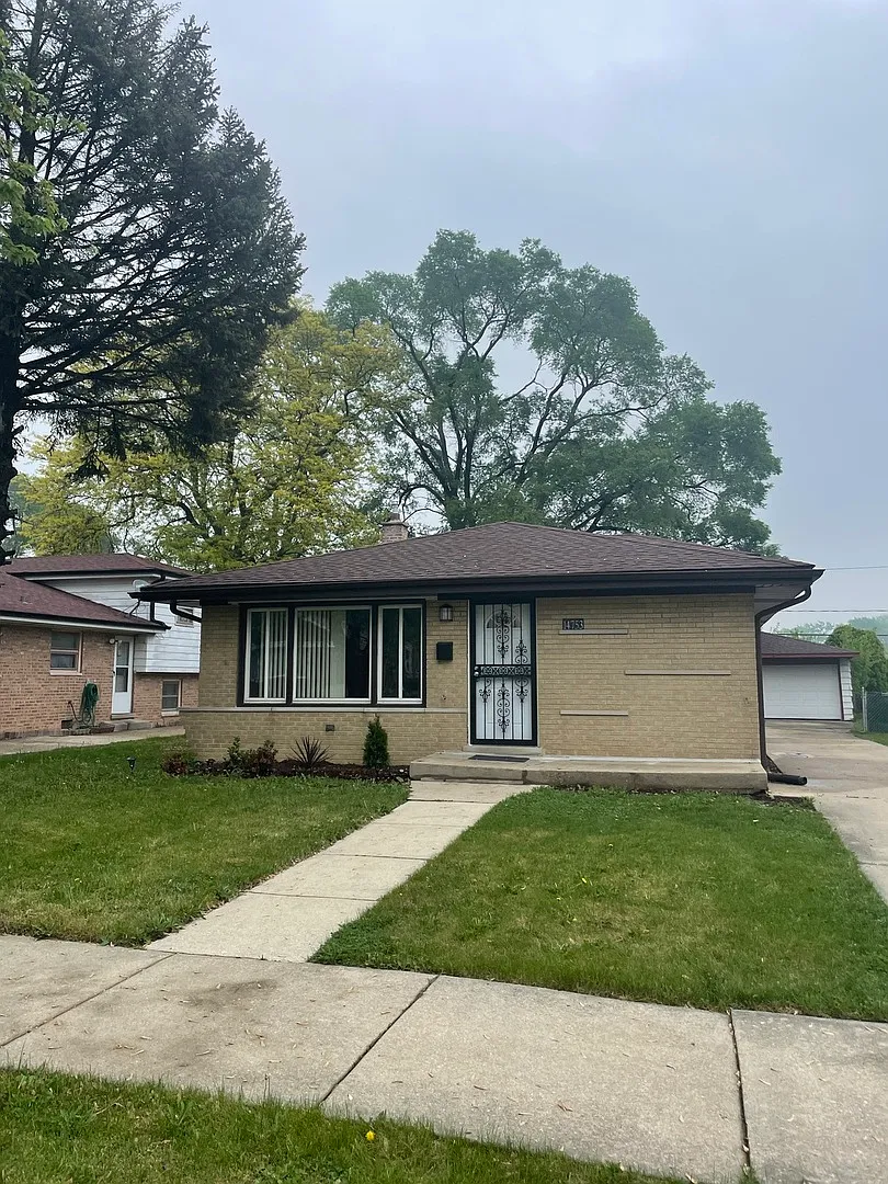 14753 Atlantic Ave photo 1