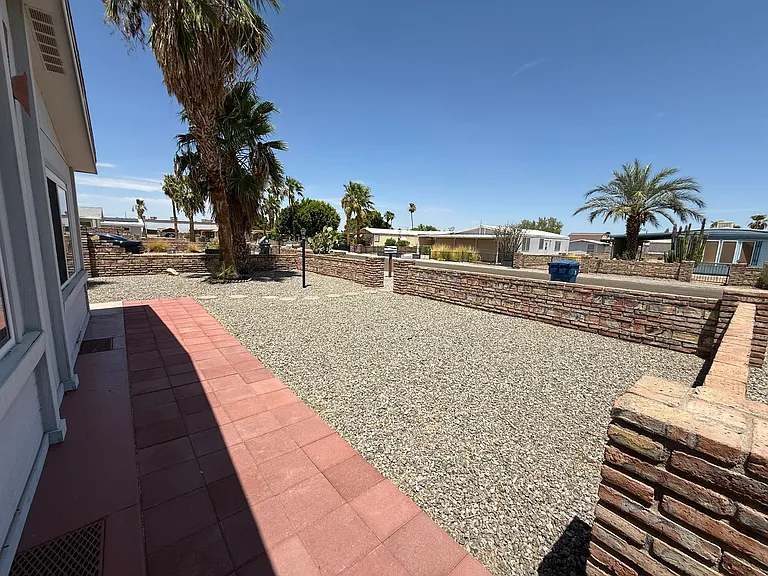 13231 E 38th Pl — Photo 3