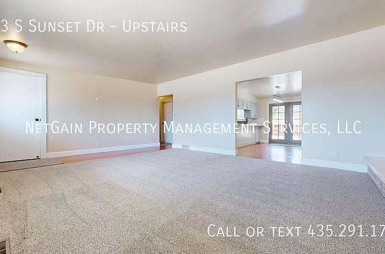 643 S Sunset Dr #UPSTAIRS — Photo 16