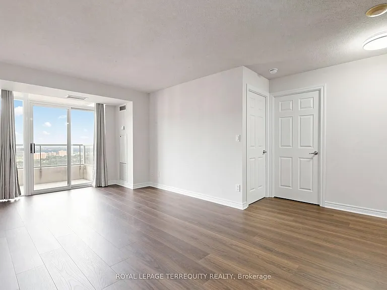 310 Burnhamthorpe Rd W #2810 — Photo 45