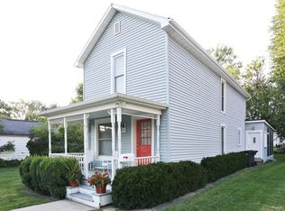 107 Sycamore St, Three Oaks, MI 49128