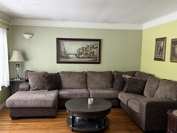 3rd image of 4209 Orchard Park Dr