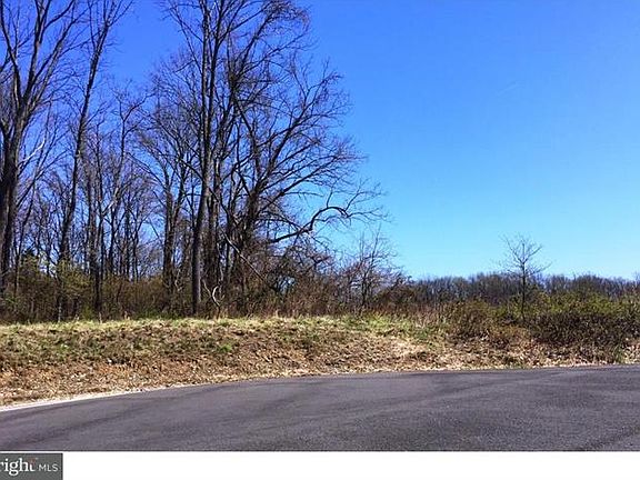 3rd image of 5003 Commerce Dr