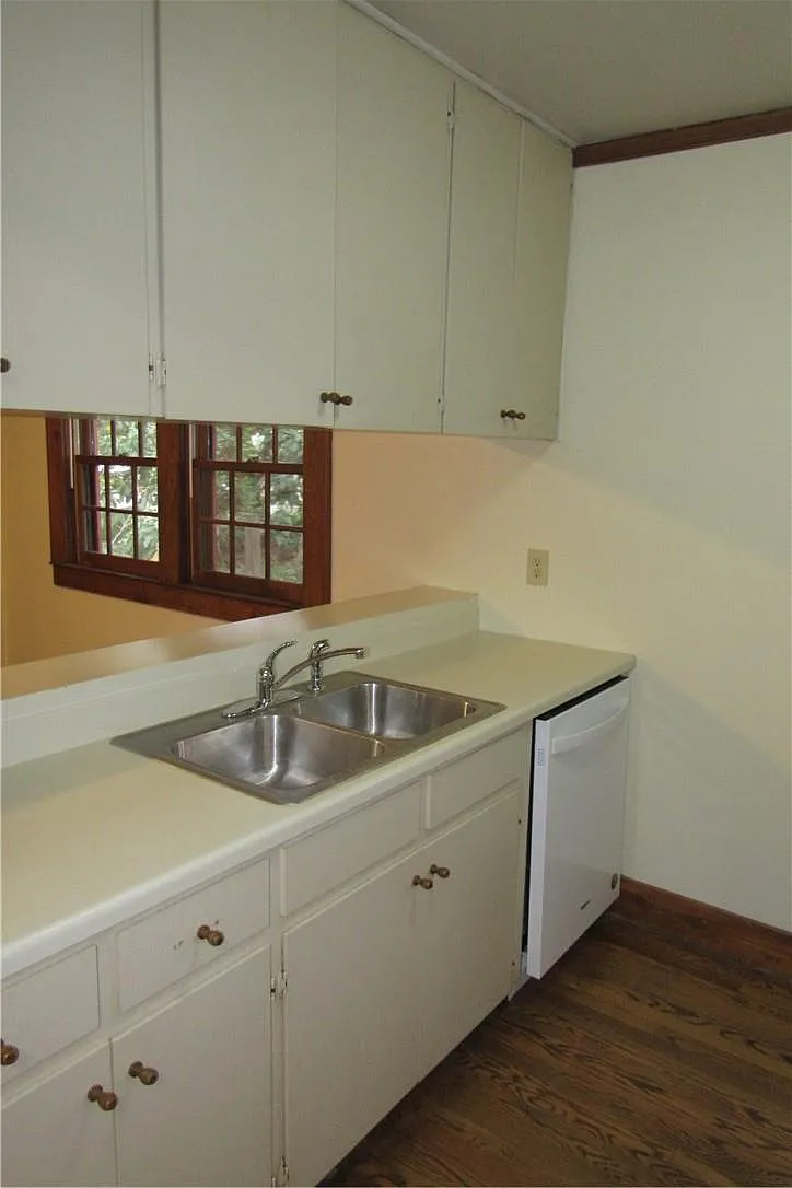 1 bed, 1.0 bath, 798 sqft, $1,925 — Photo 4