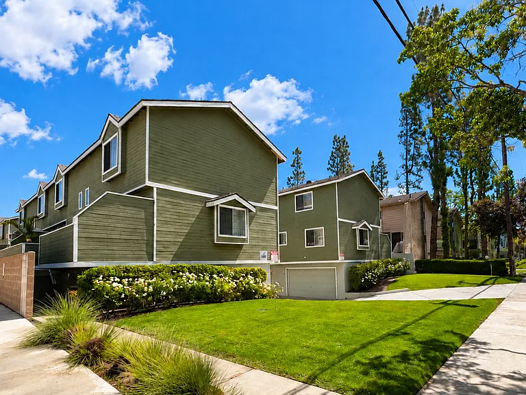 1163 W Badillo St — Photo 1