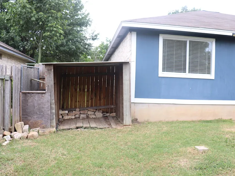 504 Deercreek Ln — Photo 16