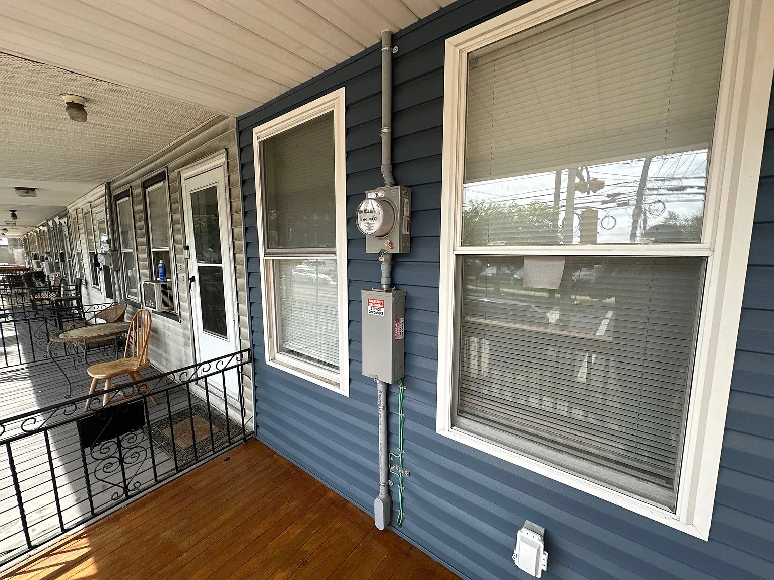 3 bed, $2,200 — Photo 2