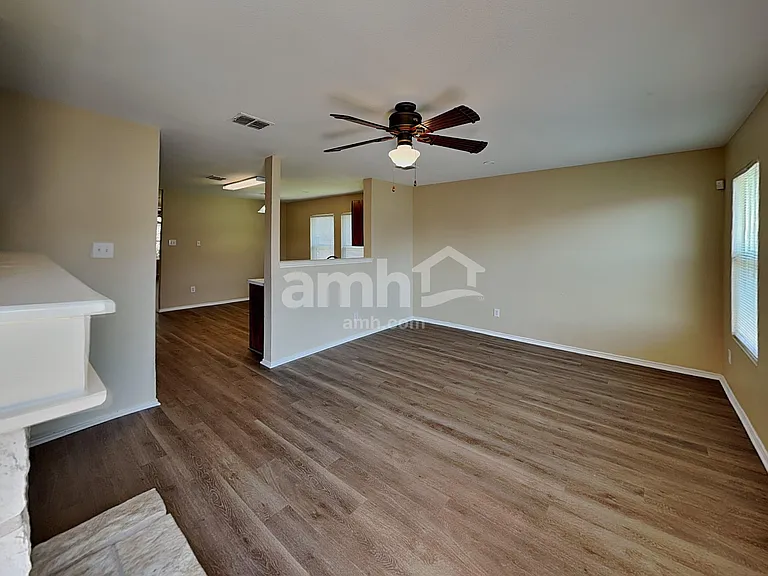 1704 Diamond Lake Trl — Photo 7