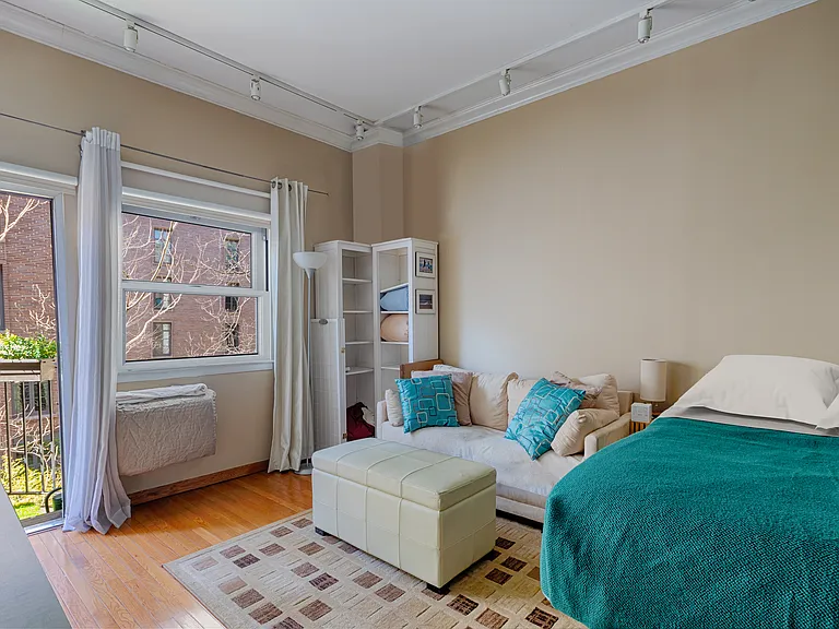 211 Thompson St #2D — Photo 8